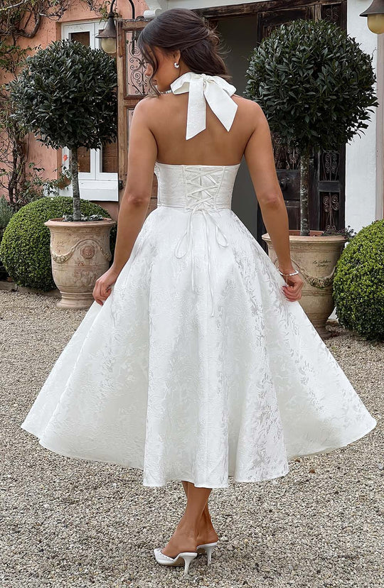 Dreamy Midi: Soft Feminine Elegance