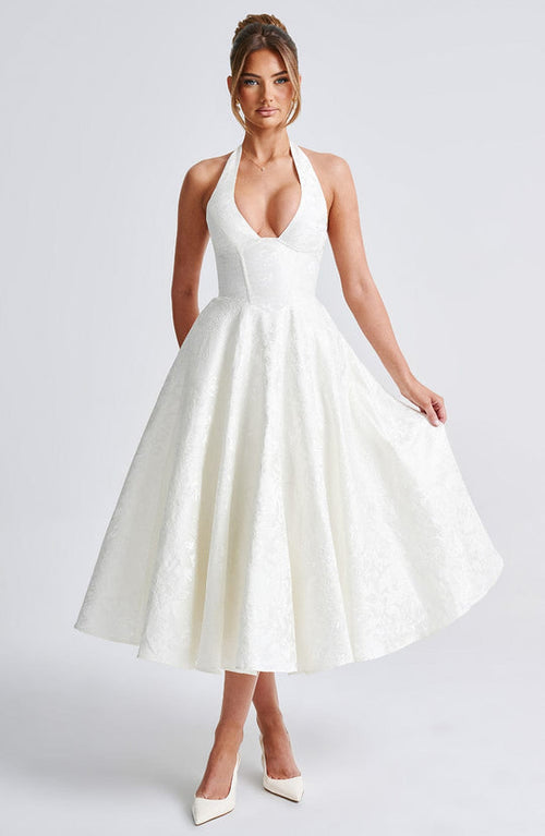 Dreamy Midi: Soft Feminine Elegance