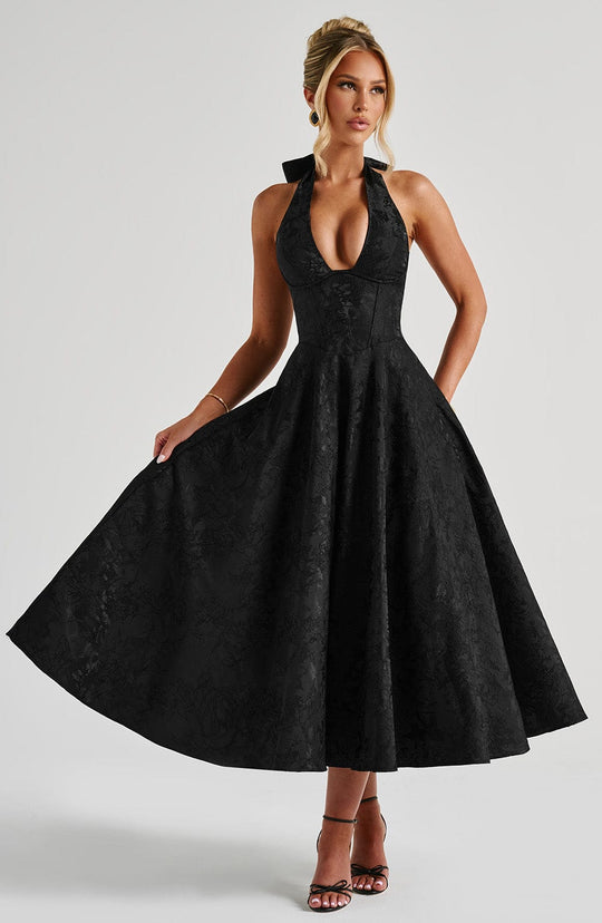 Dreamy Midi: Soft Feminine Elegance