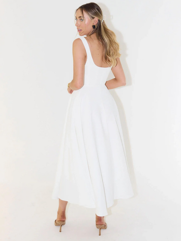 Elegant Figure-Enhancing Midi Dress