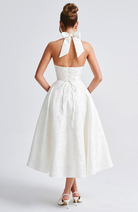 Dreamy Midi: Soft Feminine Elegance