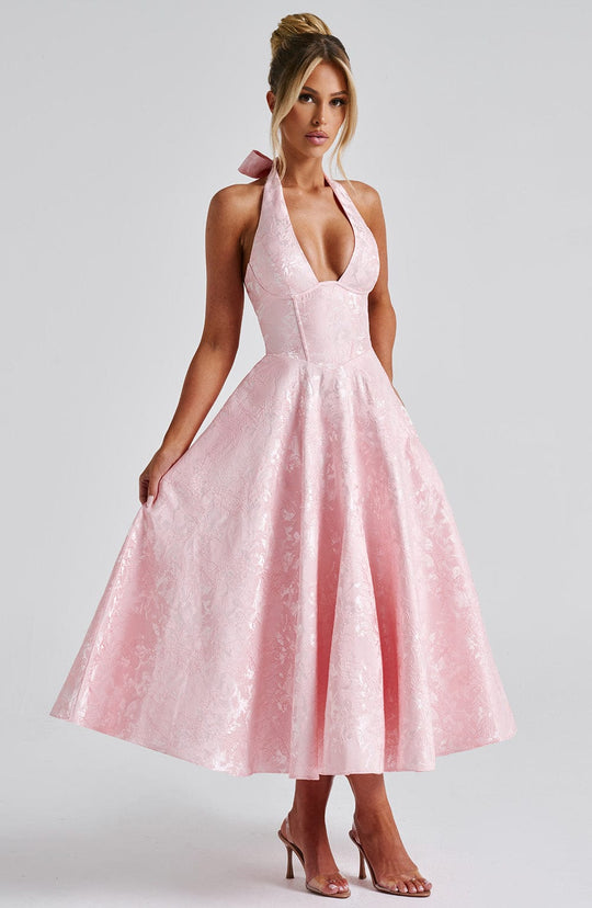 Dreamy Midi: Soft Feminine Elegance