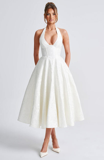 Dreamy Midi: Soft Feminine Elegance