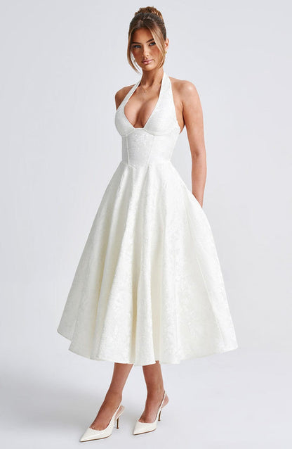 Dreamy Midi: Soft Feminine Elegance