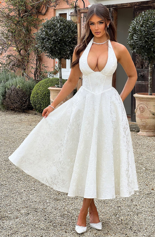 Dreamy Midi: Soft Feminine Elegance