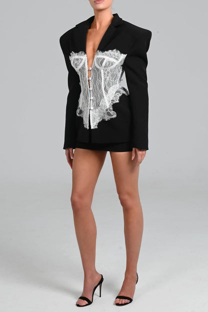 Chic Lace Blazer: Flatter Your Waist