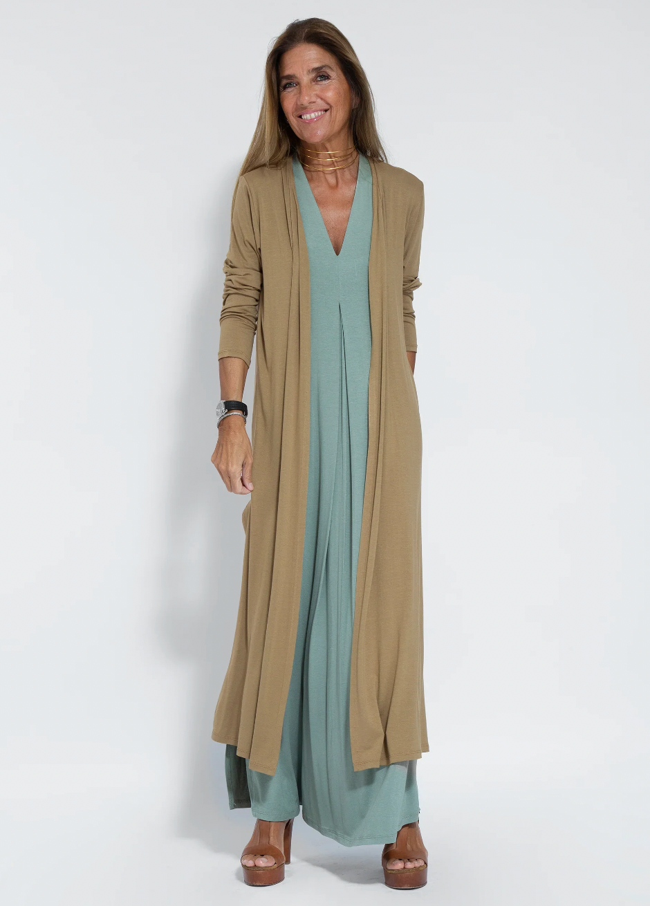 Elegant Curve-Hugging Dress Set