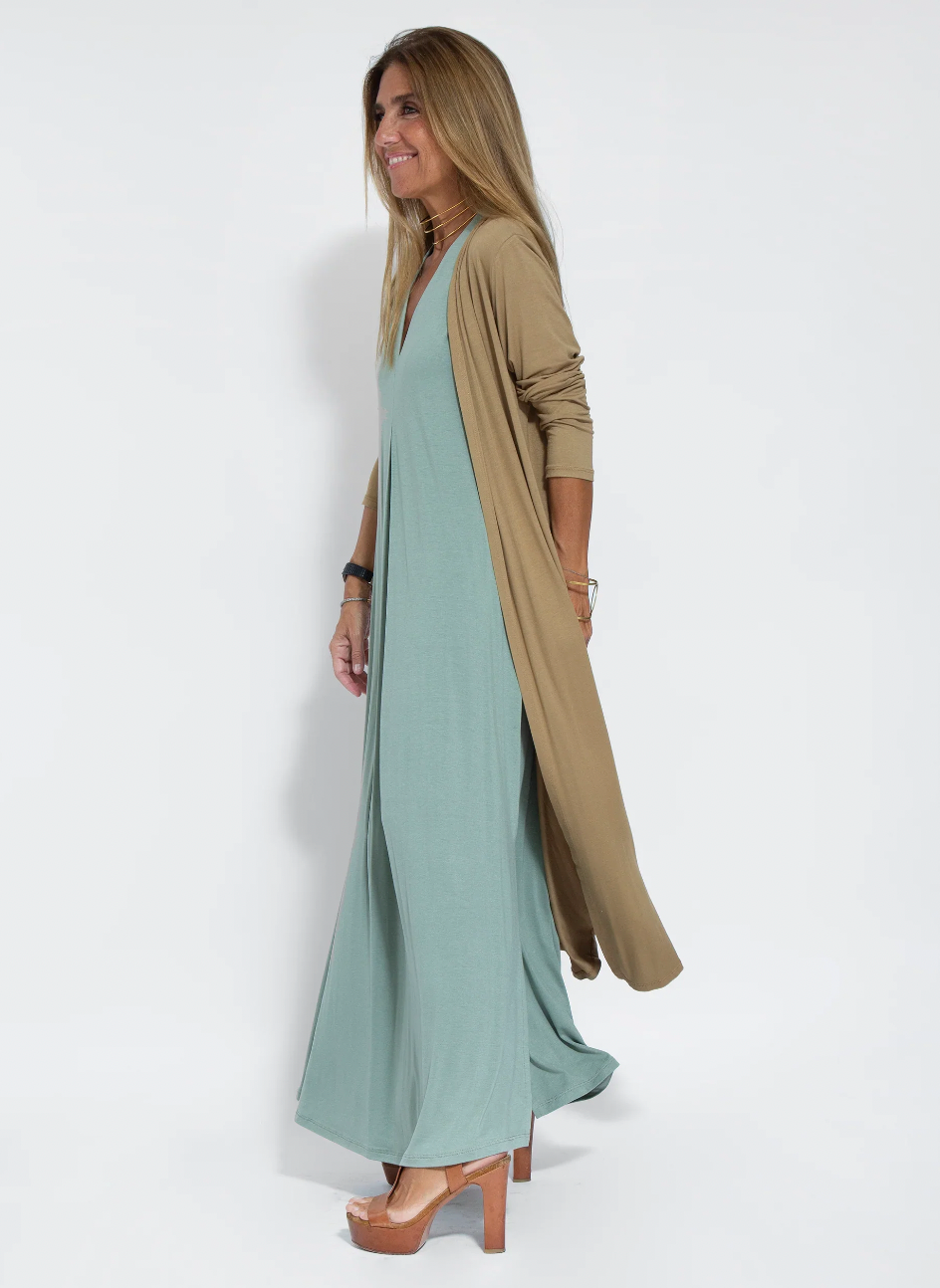 Elegant Curve-Hugging Dress Set