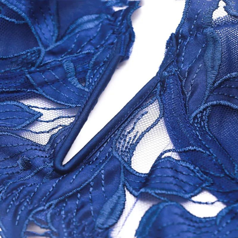 Smoothing-Lace Lingerie Set
